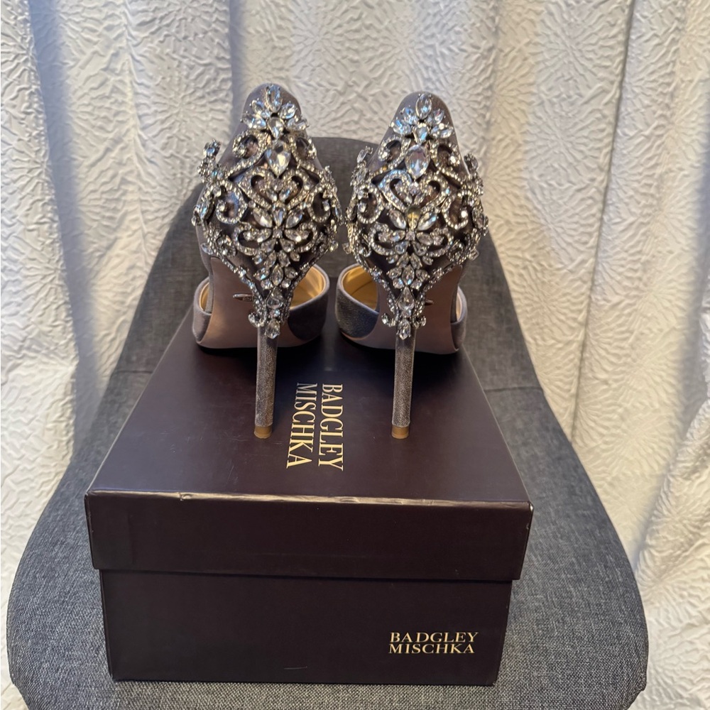 Badgley Mischka Gray Silver Crystal Heels